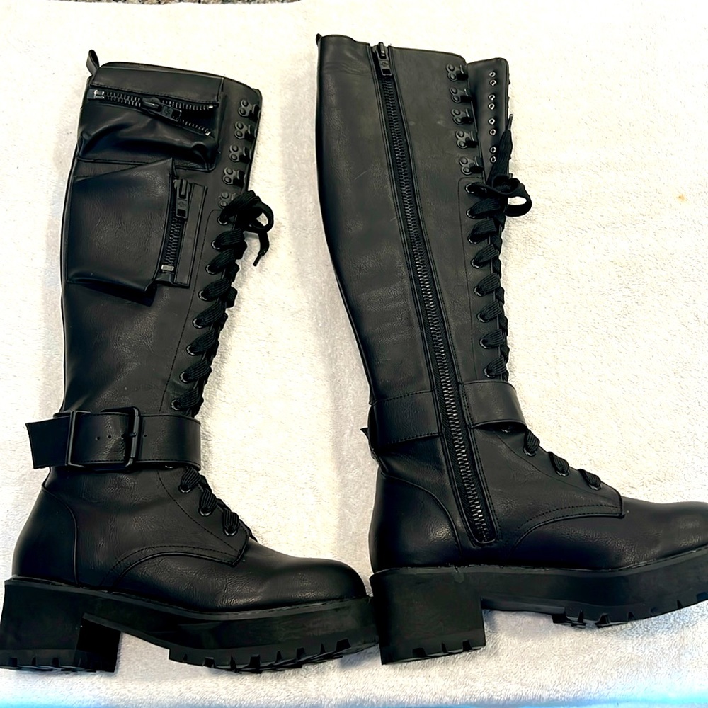 NWOT Current Mood knee high combat boots